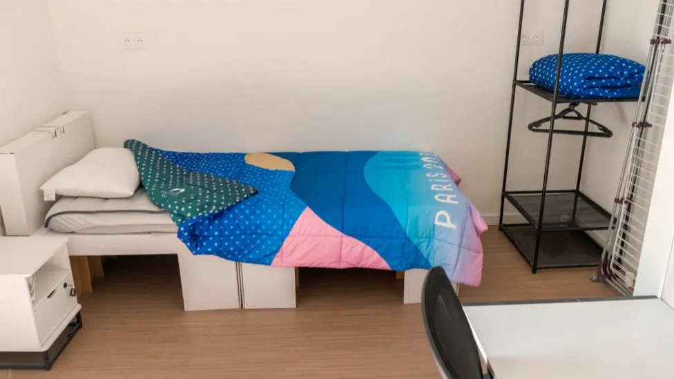 HotTopic-07-olympic-paris-bed.png