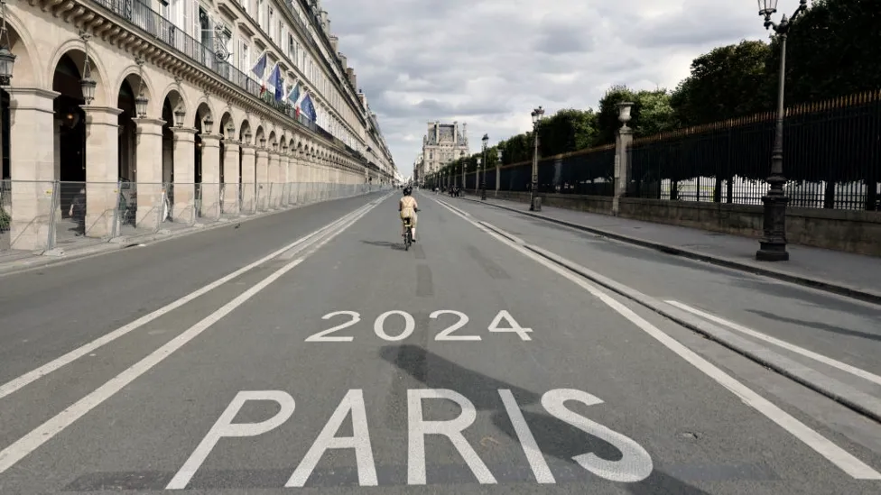 HotTopic-07-olympic-paris-road.png